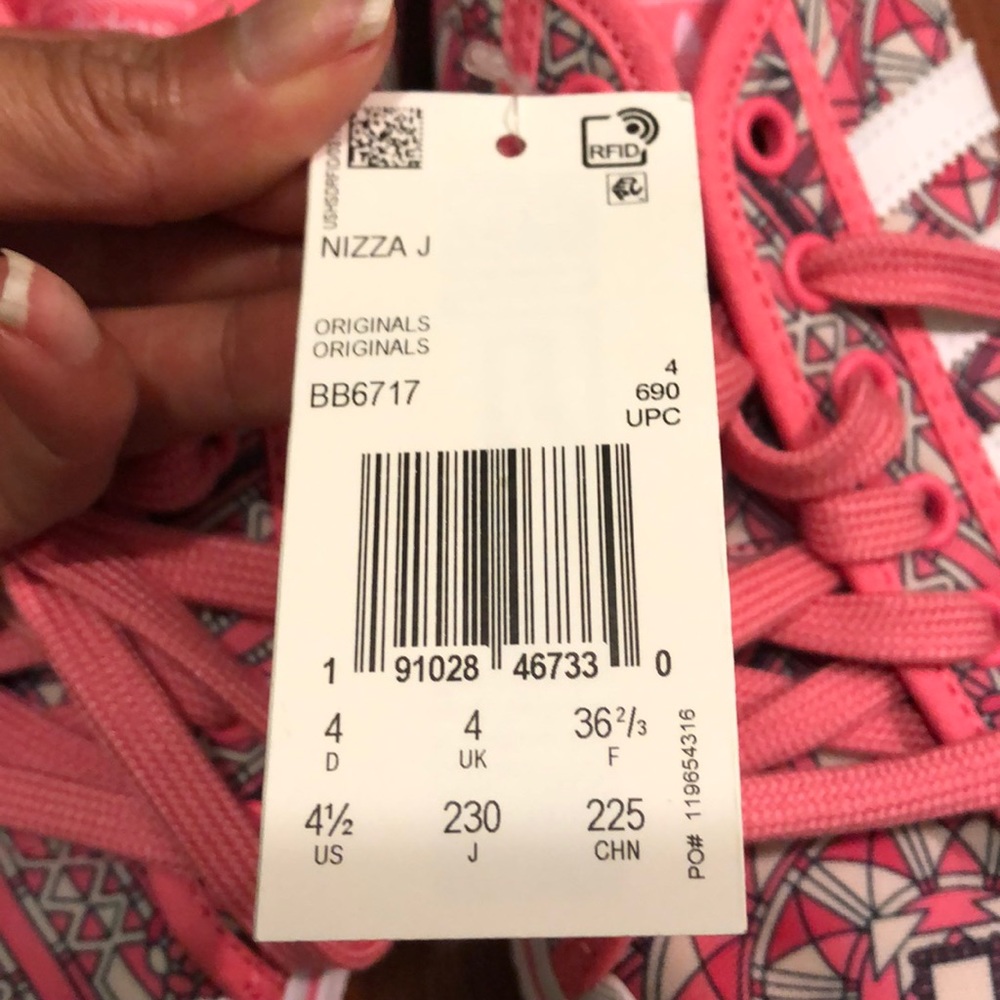 Adidas 👟 - Picture 2 of 3